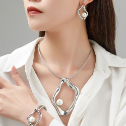 Hathor - Collier doré 2