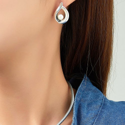 Geneva - Boucle d'oreille tige argentée
