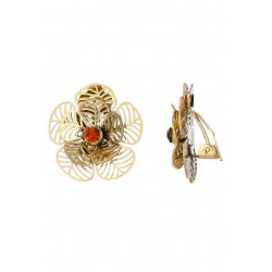 Zahia - Boucle d'oreille...