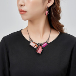 Elvina Boucle d'oreille tige noir