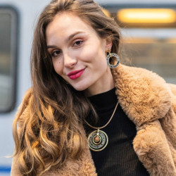 kazue Collier argente