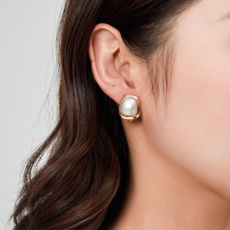 Sabra - Boucle d'oreille clip dorée